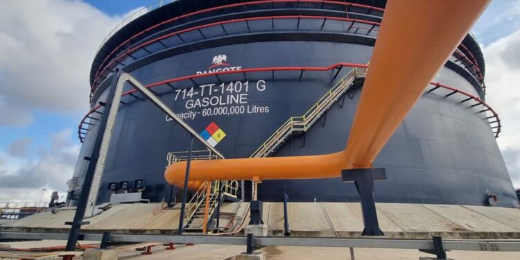 Matatar Dangote Ta Soki Karin Farashin Man Fetur Sama da ₦739/Lita a Fadin Kasa