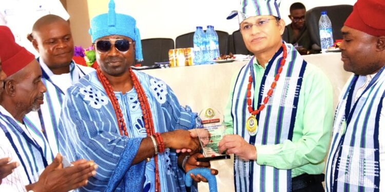 Al’ummomi Sun Yabi Darakta na Dangote Cement Obajana Kan Muhimman Ayyukan CDA da CSR