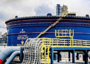 Matatar Dangote Na Nazarin Takaita Sayar da Mai Ga Masu Shigo da Fetur Saboda Damuwar Inganci