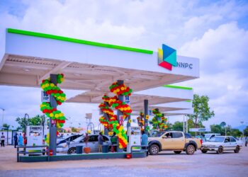 KamfaninNNPC Retail Ta Ƙaddamar da Tashar Mai ta Zamani Mai Aiki da Kanta a Abuja